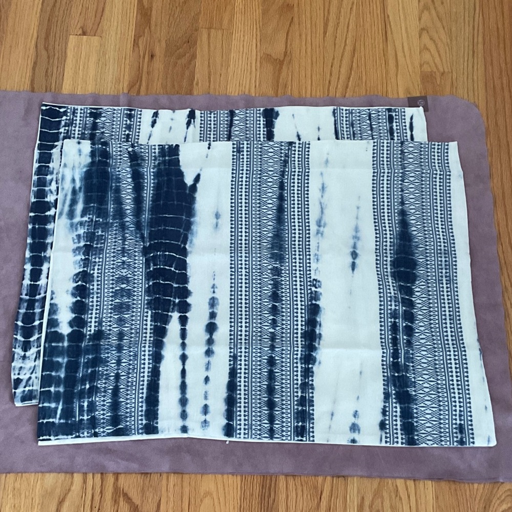NWOT 2 Anthropologie standard pillow shams